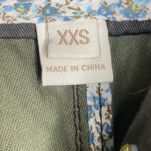 J. Crew Resin Coated Twill Field Olive Green Jacket XXS STYLE: 27584 - Picture 3 of 9